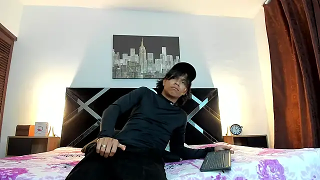 Snapshot of AndyKings_1 chatting on May 2026 03:02:01 AM AndyKings 1 online show from May 2026 03:02:01 AM