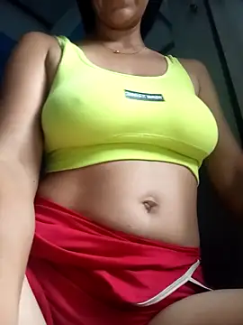 yorsia07 online show from December 2025 09:43:02 PM