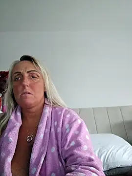 theblondecocklover online show from May 2026 07:43:02 PM