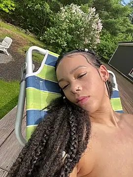 NikkiMakesUSticky online show from June 2026 07:09:02 PM