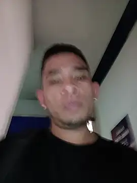 Snapshot of Gloryholeroom chatting on December 2025 07:43:02 PM Gloryholeroom online show from December 2025 07:43:02 PM