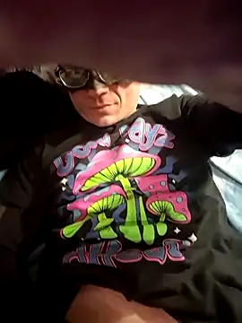 Snapshot of Sinuel chatting on January 2026 11:09:02 PM Sinuel online show from January 2026 11:09:02 PM