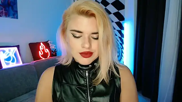 Ariana Saint online show from December 2025 05:31:02 PM