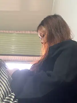 Snapshot of Baby_Bi chatting on December 2025 09:37:01 AM Baby Bi online show from December 2025 09:37:01 AM