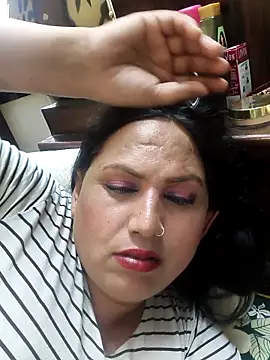 Hotmylips online show from April 2026 08:20:02 PM