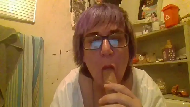 Snapshot of becky1111 chatting on June 2026 12:10:02 AM becky1111 online show from June 2026 12:10:02 AM