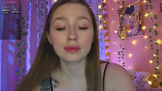 Snapshot of tease_mee_now chatting on December 2025 05:09:01 PM tease mee now online show from December 2025 05:09:01 PM