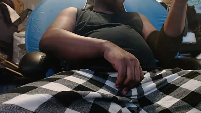 Snapshot of screwball007 chatting on December 2025 03:40:02 PM screwball007 online show from December 2025 03:40:02 PM