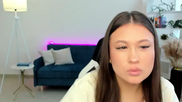 ArnitaAsma online show from December 2025 10:00:02 AM