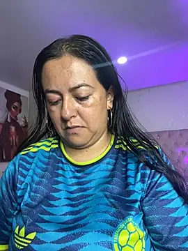 Snapshot of evelyn_harpeery chatting on July 2026 10:32:01 AM evelyn harpeery online show from July 2026 10:32:01 AM
