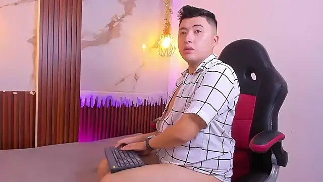 Snapshot of BrunoVega1 chatting on December 2025 01:18:01 PM BrunoVega1 online show from December 2025 01:18:01 PM