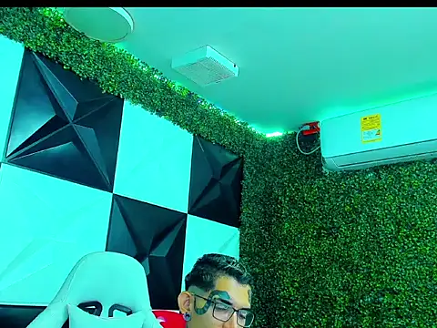 Boy tatto77 online show from March 2026 12:54:01 PM