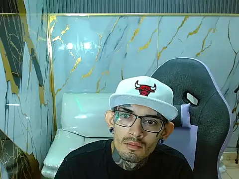 Snapshot of Boy_tatto77 chatting on March 2026 12:43:02 PM Boy tatto77 online show from March 2026 12:43:02 PM