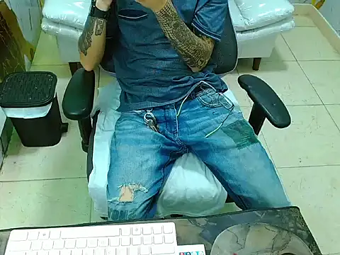 Snapshot of Boy_tatto77 chatting on March 2026 12:38:02 PM Boy tatto77 online show from March 2026 12:38:02 PM