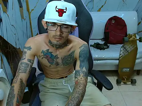 Snapshot of Boy_tatto77 chatting on March 2026 08:21:02 PM Boy tatto77 online show from March 2026 08:21:02 PM