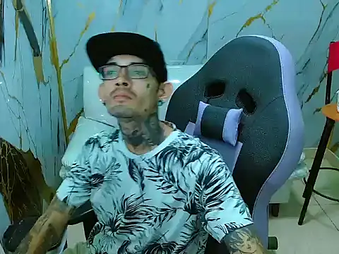 Snapshot of Boy_tatto77 chatting on March 2026 12:05:02 PM Boy tatto77 online show from March 2026 12:05:02 PM