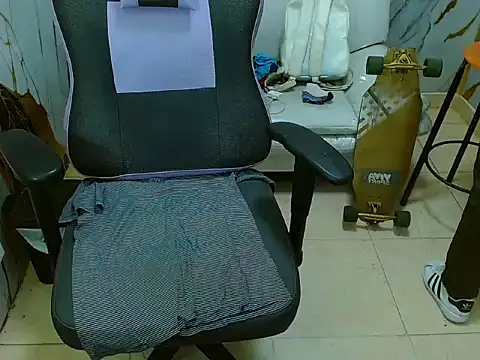 Snapshot of Boy_tatto77 chatting on April 2026 12:06:02 PM Boy tatto77 online show from April 2026 12:06:02 PM