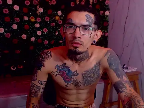 Snapshot of Boy_tatto77 chatting on May 2026 11:47:01 AM Boy tatto77 online show from May 2026 11:47:01 AM