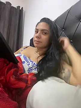 Nini  online show from February 2026 06:37:02 PM