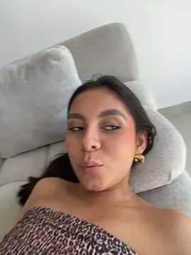 Snapshot of Nicollewest1 chatting on March 2026 08:19:02 PM Nicollewest1 online show from March 2026 08:19:02 PM