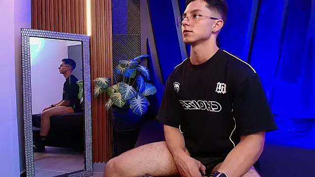 Noah Clarkk online show from February 2026 11:32:01 PM