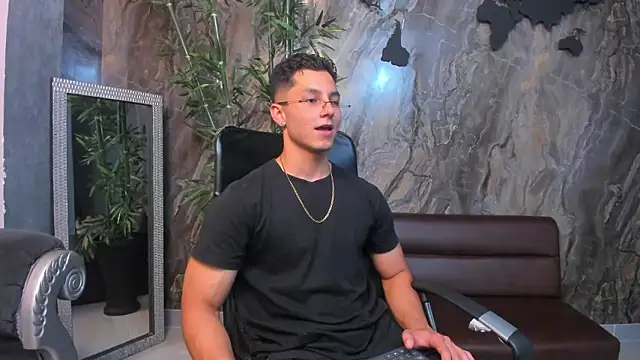 Noah Clarkk online show from February 2026 11:28:01 PM