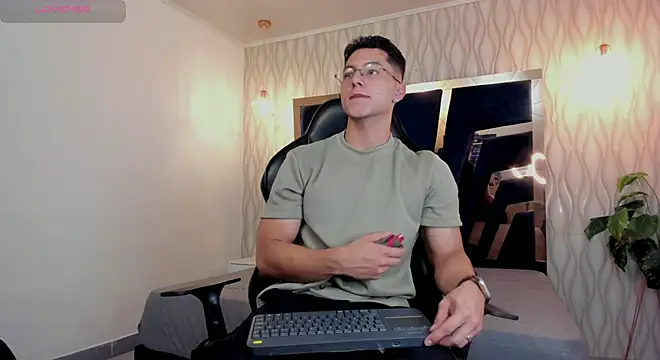 Noah Clarkk online show from March 2026 03:47:01 PM