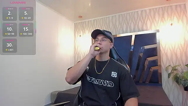 Noah Clarkk online show from April 2026 01:27:02 PM