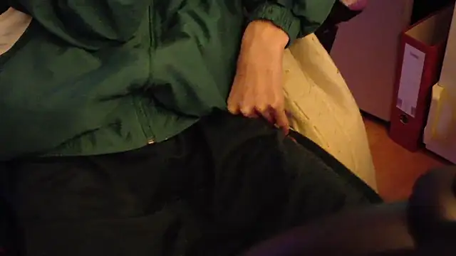 Gay-Versaut online show from December 2025 08:06:01 PM