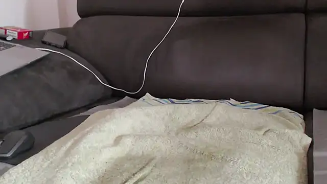 Snapshot of chatting on March 2026 04:00:01 PM online show from March 2026 04:00:01 PM