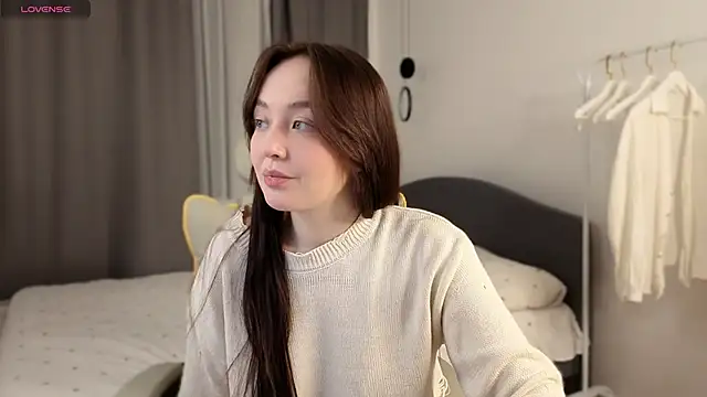 fallin lovee online show from February 2026 07:58:02 PM