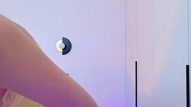 Snapshot of MidnightLily_ chatting on April 2026 02:20:02 AM MidnightLily online show from April 2026 02:20:02 AM