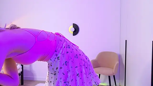 Snapshot of MidnightLily_ chatting on April 2026 02:09:02 AM MidnightLily online show from April 2026 02:09:02 AM