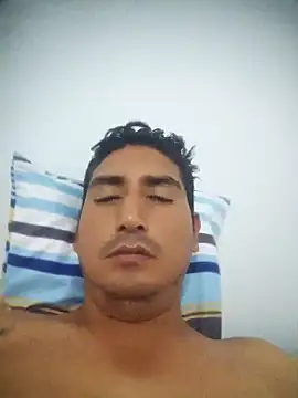 Snapshot of Yrresistible666 chatting on April 2026 03:02:01 AM Yrresistible666 online show from April 2026 03:02:01 AM