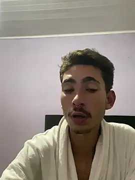 Snapshot of GuioficialBr chatting on March 2026 03:11:02 AM GuioficialBr online show from March 2026 03:11:02 AM