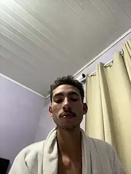 Snapshot of GuioficialBr chatting on March 2026 03:01:01 AM GuioficialBr online show from March 2026 03:01:01 AM