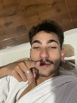 Snapshot of GuioficialBr chatting on March 2026 04:12:02 PM GuioficialBr online show from March 2026 04:12:02 PM