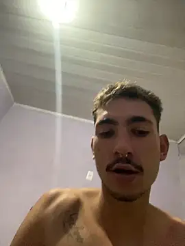 Snapshot of GuioficialBr chatting on May 2026 02:49:02 AM GuioficialBr online show from May 2026 02:49:02 AM