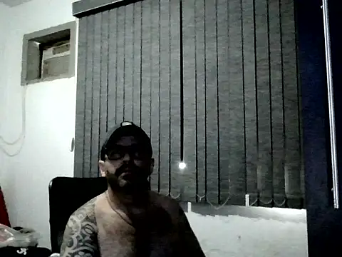 Snapshot of hairybeartopdominant chatting on December 2025 01:07:01 PM hairybeartopdominant online show from December 2025 01:07:01 PM