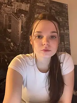 ElenaMariee online show from December 2025 05:09:01 PM