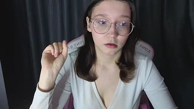 Pink-Aura- online show from January 2026 09:29:01 PM