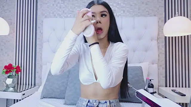 VioletGracee online show from February 2026 12:37:01 PM