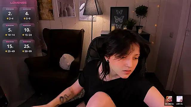 Snapshot of SarahShelby chatting on April 2026 08:51:01 PM SarahShelby online show from April 2026 08:51:01 PM