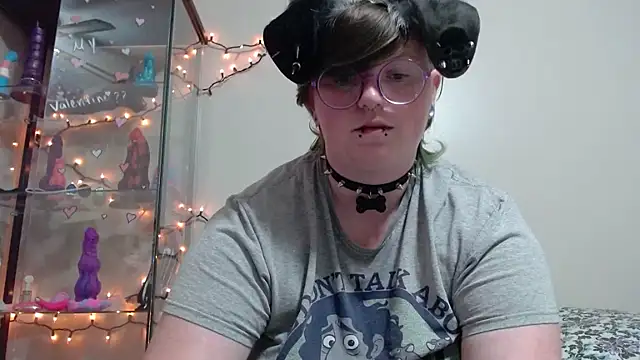 Snapshot of Pupghostt chatting on April 2026 06:57:02 PM Pupghostt online show from April 2026 06:57:02 PM