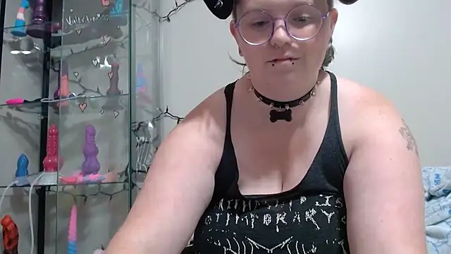 Snapshot of Pupghostt chatting on April 2026 06:52:01 PM Pupghostt online show from April 2026 06:52:01 PM