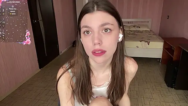 Snapshot of NeidaGowing chatting on March 2026 07:36:02 AM NeidaGowing online show from March 2026 07:36:02 AM