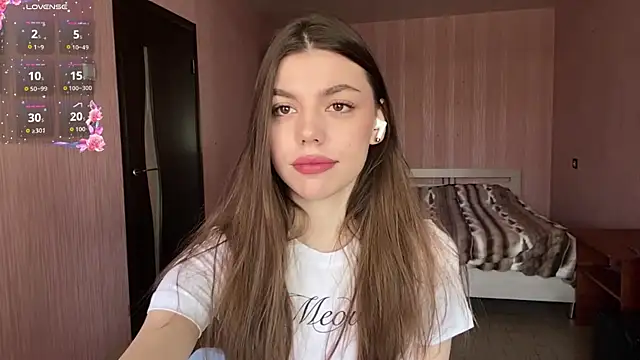 Snapshot of NeidaGowing chatting on April 2026 08:15:02 AM NeidaGowing online show from April 2026 08:15:02 AM