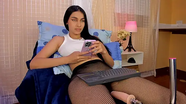 Snapshot of ManuelaEvans_ chatting on April 2026 02:25:02 AM ManuelaEvans online show from April 2026 02:25:02 AM