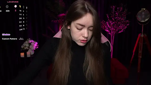 Velouraa online show from March 2026 10:38:01 PM