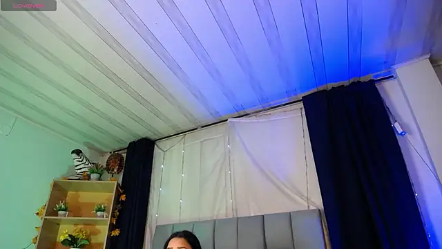 Emilyy05  online show from December 2025 03:15:01 AM